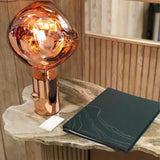 Meltique Moderne LED-Tischlampe | Elegantes Schmelzdesign | Stimmungslicht für Wohn- & Schlafzimmer | In Gold, Chrom & Rot erhältlich