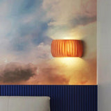 LuxeRib Moderne Art Deco Wandleuchte | Harz & LED Design | Stilvolle Beleuchtung für Zuhause