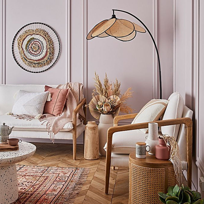 BaskLoom Rattan Wicker Stehlampe | Handgefertigtes Design | Natürliche Beleuchtung für Zuhause