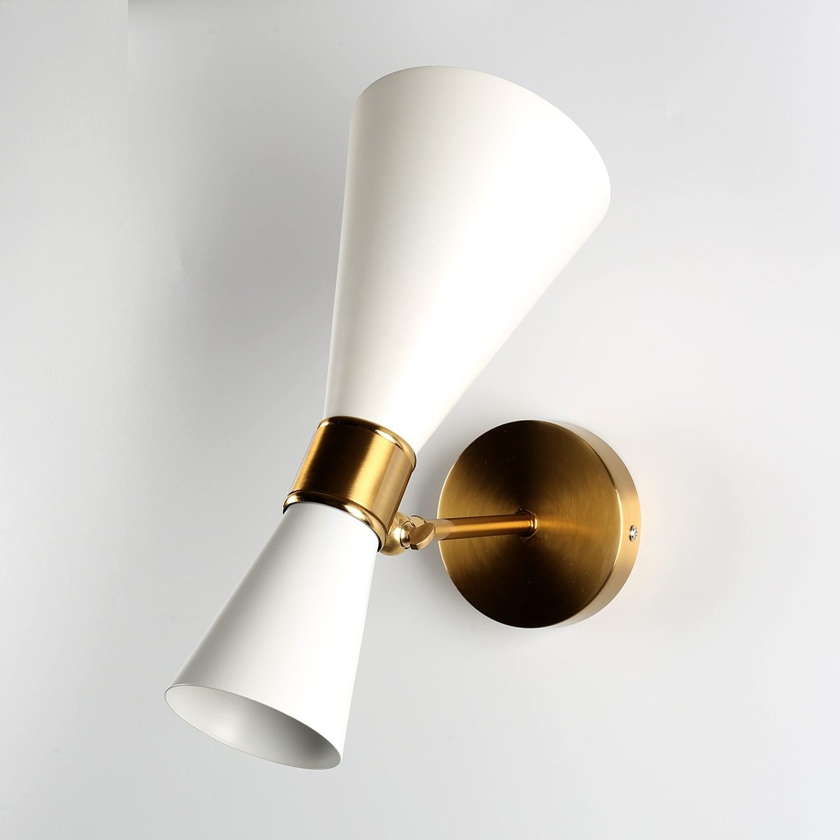 Illustra Moderne, verstellbare Wandleuchte | Minimalistisches Design | Perfekt als Leselampe & Nachttischlicht