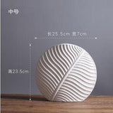 LeafDesign Keramikvase in Weiß | Zeitloses Blattmotiv | Wohnkultur | Verschiedene Größen