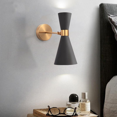 Illustra Moderne, verstellbare Wandleuchte | Minimalistisches Design | Perfekt als Leselampe & Nachttischlicht