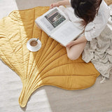 LeafNest Kuscheldecke im Blatt-Design | Weich & Vielseitig | Perfekt für Zuhause