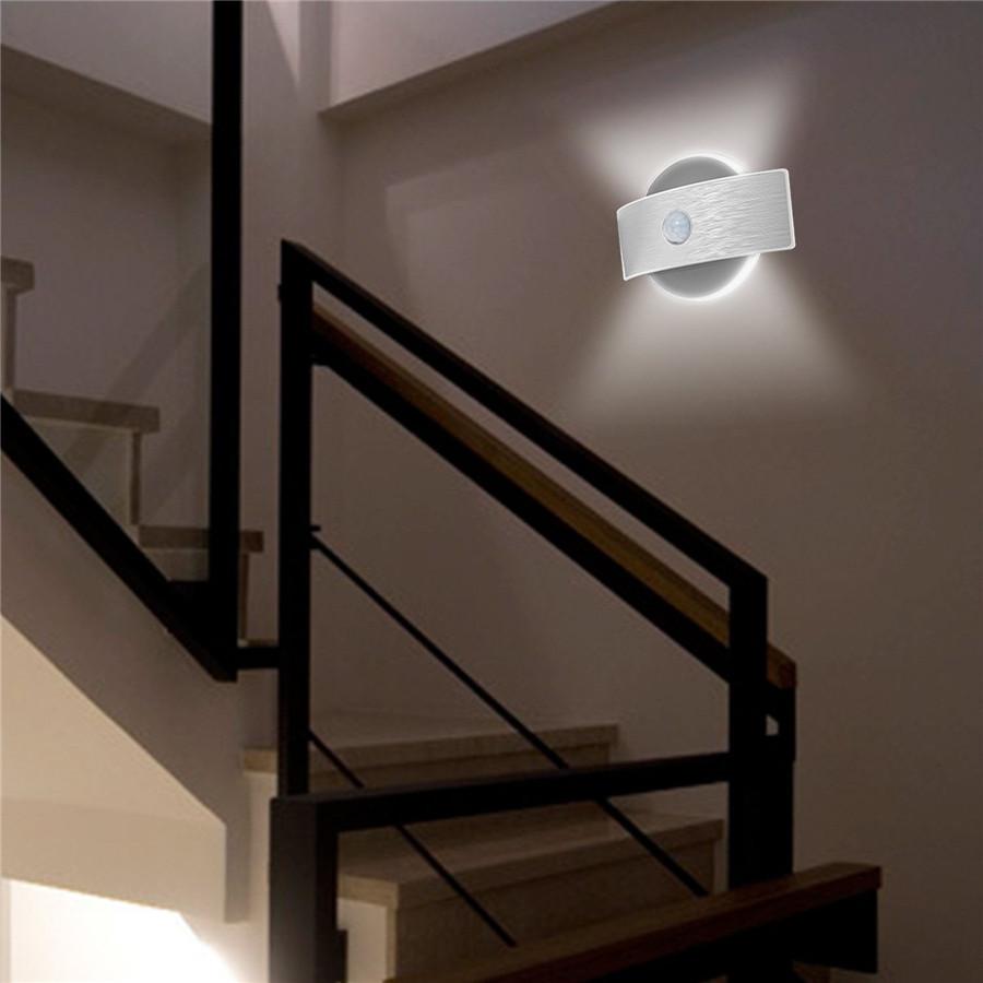 LumaSense Bewegungsmelder Wandlampe | LED Beleuchtung | Wiederaufladbar & Batteriebetrieben | Modernes Design