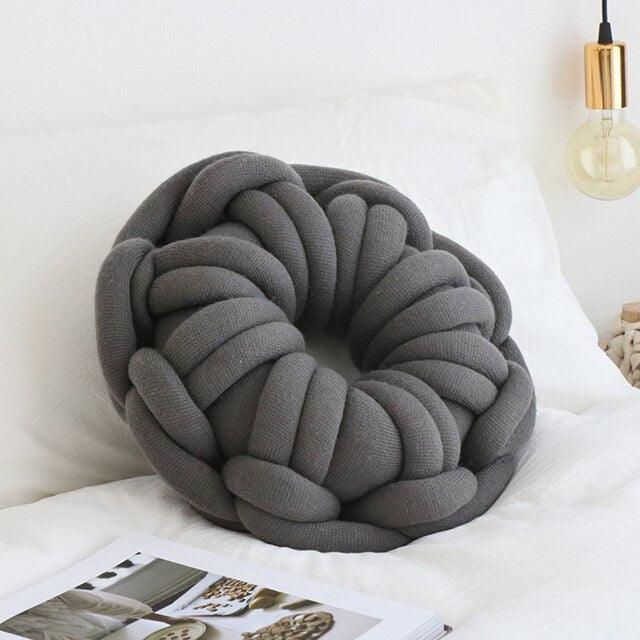 Donutta Beignet Kissen | Weiches Donut-Kissen | Komfortables Sitzkissen & Deko-Highlight