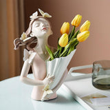 ButterflyAura Mädchenfigur Deko | Stilvolle Schmetterlings-Mädchen Ornamente | Vase & Tablett Design