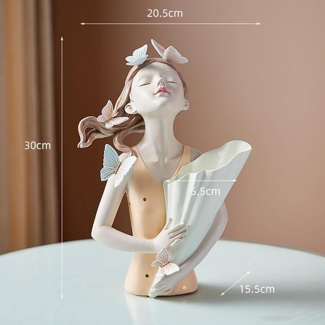 ButterflyAura Mädchenfigur Deko | Stilvolle Schmetterlings-Mädchen Ornamente | Vase & Tablett Design