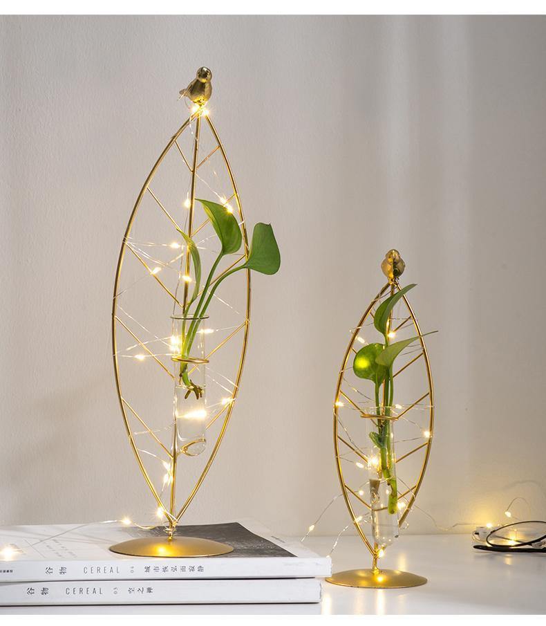 FloraTube Goldene Metall- und Glas-Pflanzenvase | Testrohr-Design | Modernes Deko-Highlight für Zuhause & Büro