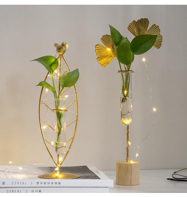 FloraTube Goldene Metall- und Glas-Pflanzenvase | Testrohr-Design | Modernes Deko-Highlight für Zuhause & Büro