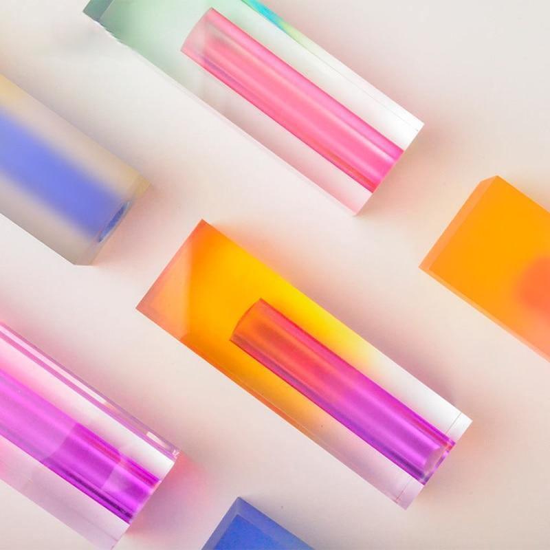 PrismVase Moderne Acrylvase im Prisma-Design | Zeitlos & Elegant | Perfekte Deko für Zuhause