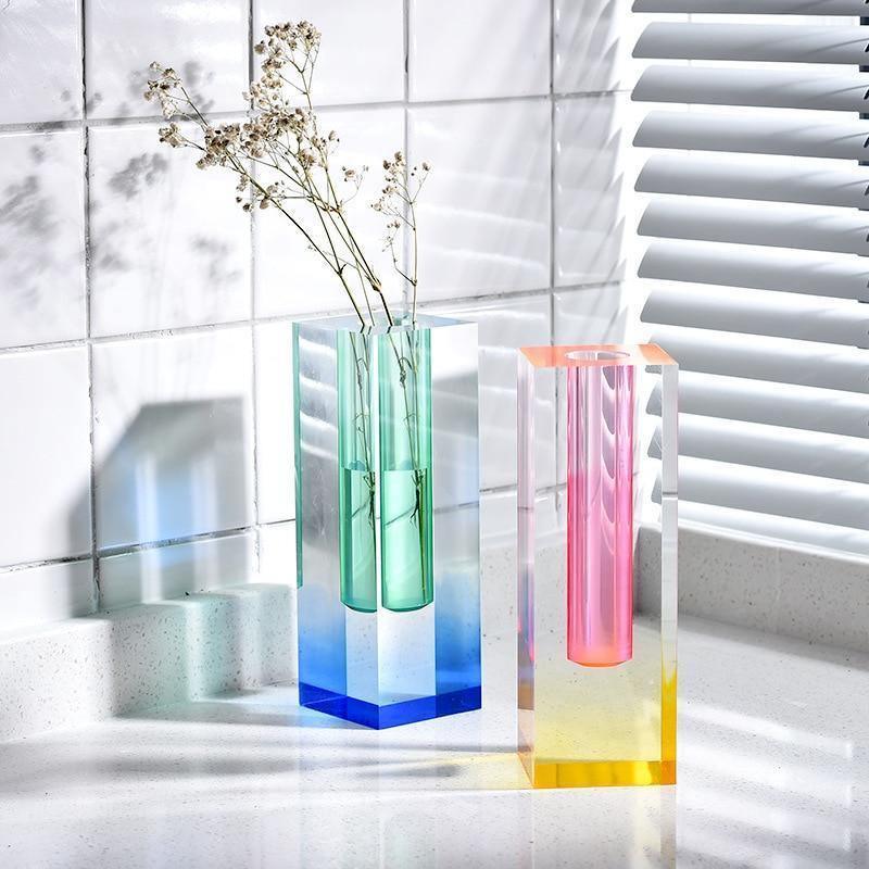 PrismVase Moderne Acrylvase im Prisma-Design | Zeitlos & Elegant | Perfekte Deko für Zuhause