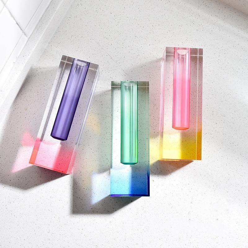 PrismVase Moderne Acrylvase im Prisma-Design | Zeitlos & Elegant | Perfekte Deko für Zuhause