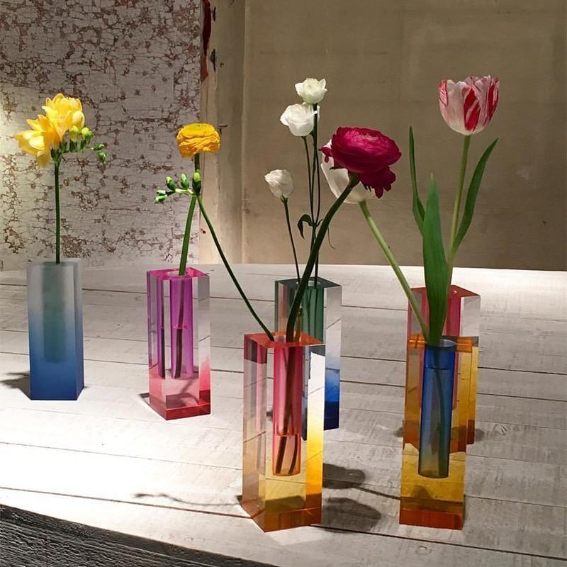 PrismVase Moderne Acrylvase im Prisma-Design | Zeitlos & Elegant | Perfekte Deko für Zuhause