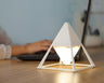 LumiPyramid Touch LED Lampe | Dimmbare Beleuchtung | Stilvolle Diamant-Optik | Perfekt für Zuhause & Büro