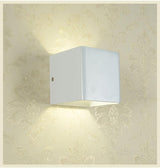 LumiBloc LED Wandlampe | Up & Down Licht | Modernes Würfel-Design | Holz & Farbvarianten