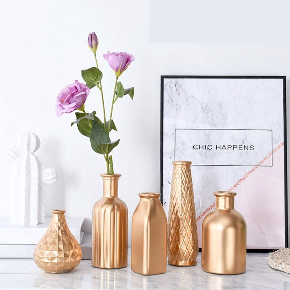 GoldElegance Tischvase | Moderner Blumenschmuck | Luxuriöse Dekoration für Zuhause