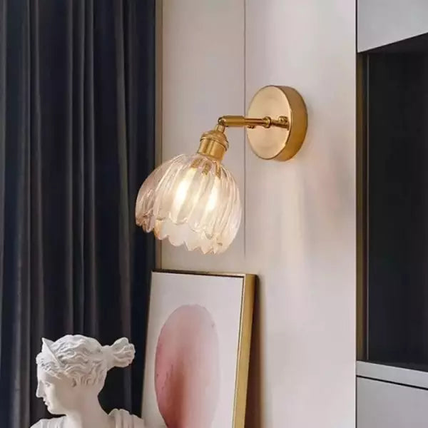 TulipGlow Wandlampe | Retro Design Blütenform | Glas & Metall | Dekorative Beleuchtung