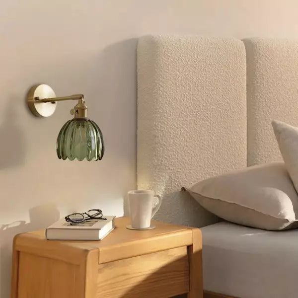 TulipGlow Wandlampe | Retro Design Blütenform | Glas & Metall | Dekorative Beleuchtung