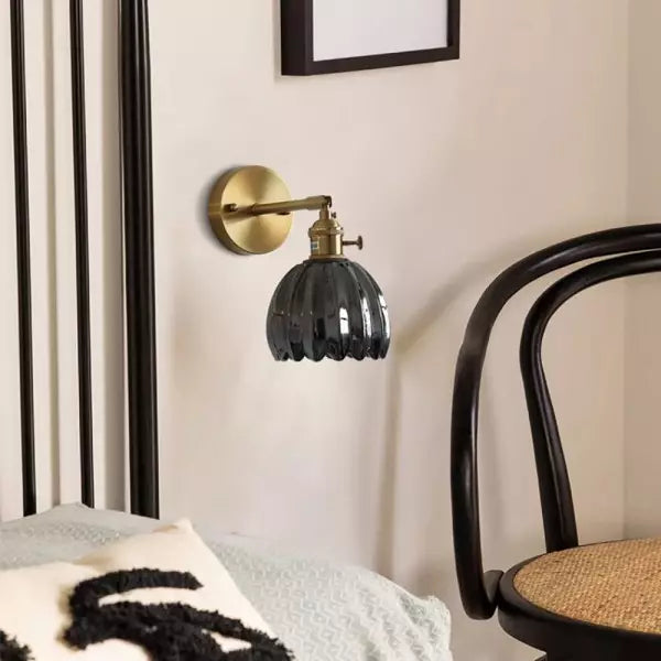 TulipGlow Wandlampe | Retro Design Blütenform | Glas & Metall | Dekorative Beleuchtung