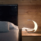 LunarisGleam Halbmond LED Tischlampe | Dimmbare Leselampe | Stimmungslicht | Elegante Wohnkultur