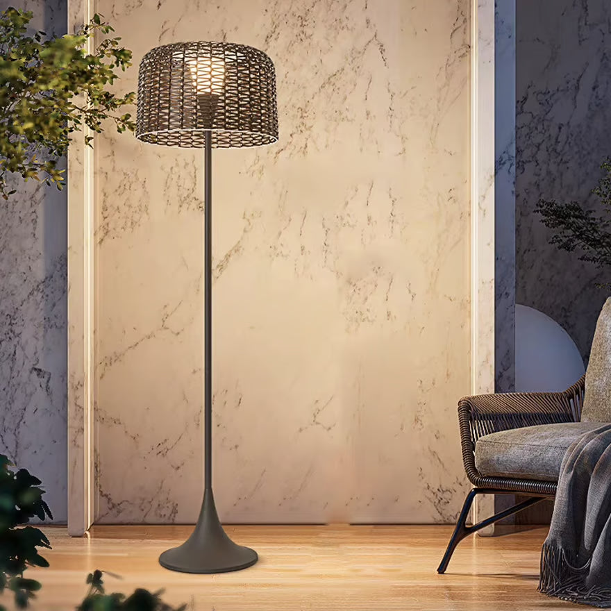 SolLoom Geflochtene Solar Stehlampe | Nachhaltige LED Gartenleuchte | Wetterfeste Bodenlampe