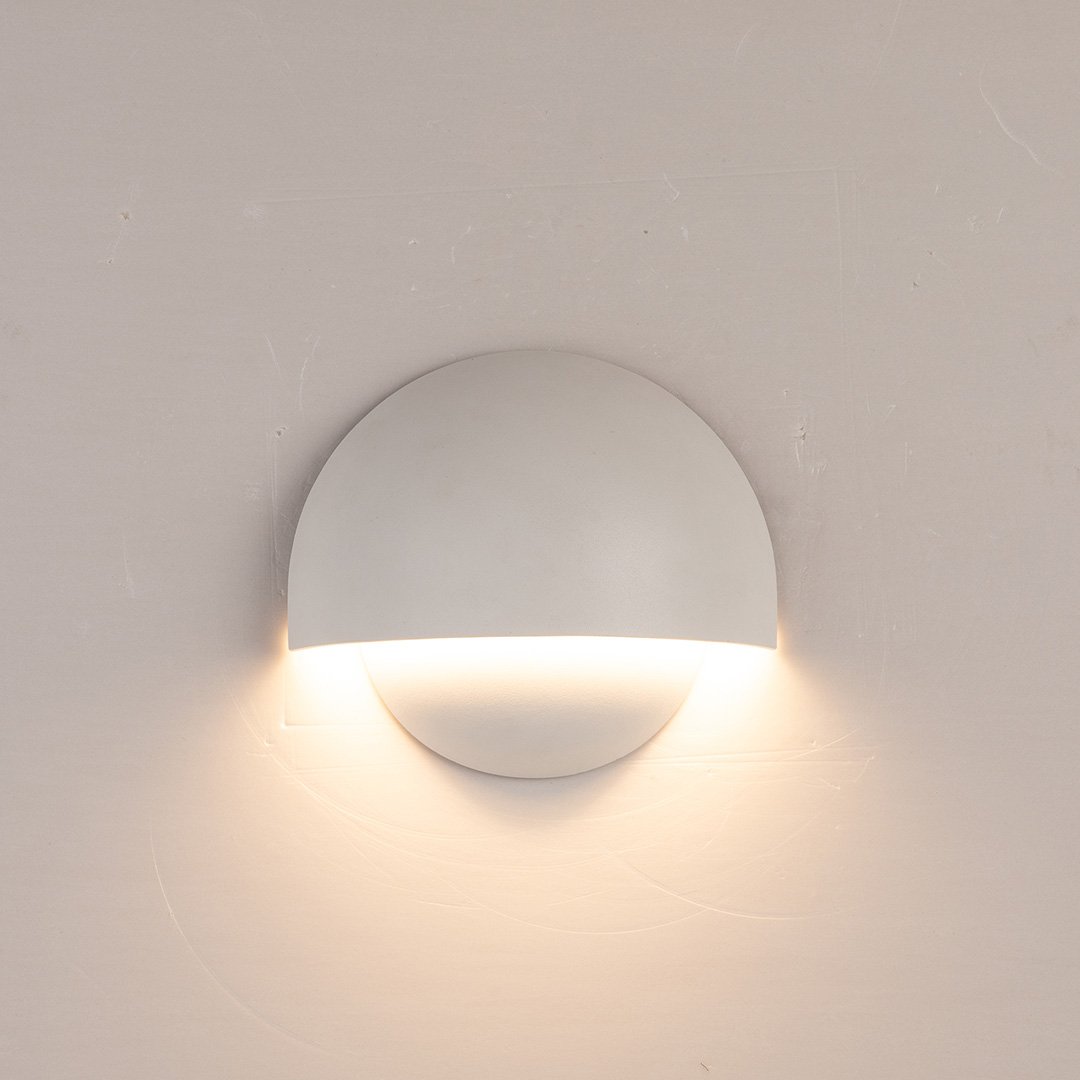 GlowAqua LED Außenwandleuchte | Warmweißes Licht | IP65 Schutz | Modernes Design | Wetterfest