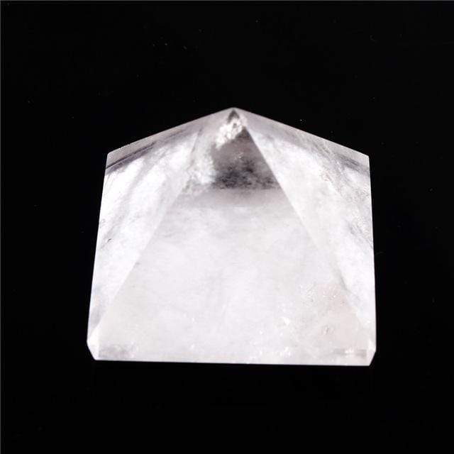 CrystalForge Geschnitzte Kristallpyramide | Spirituelle Deko | Handgefertigt & Energetisierend | Einzigartiges Design