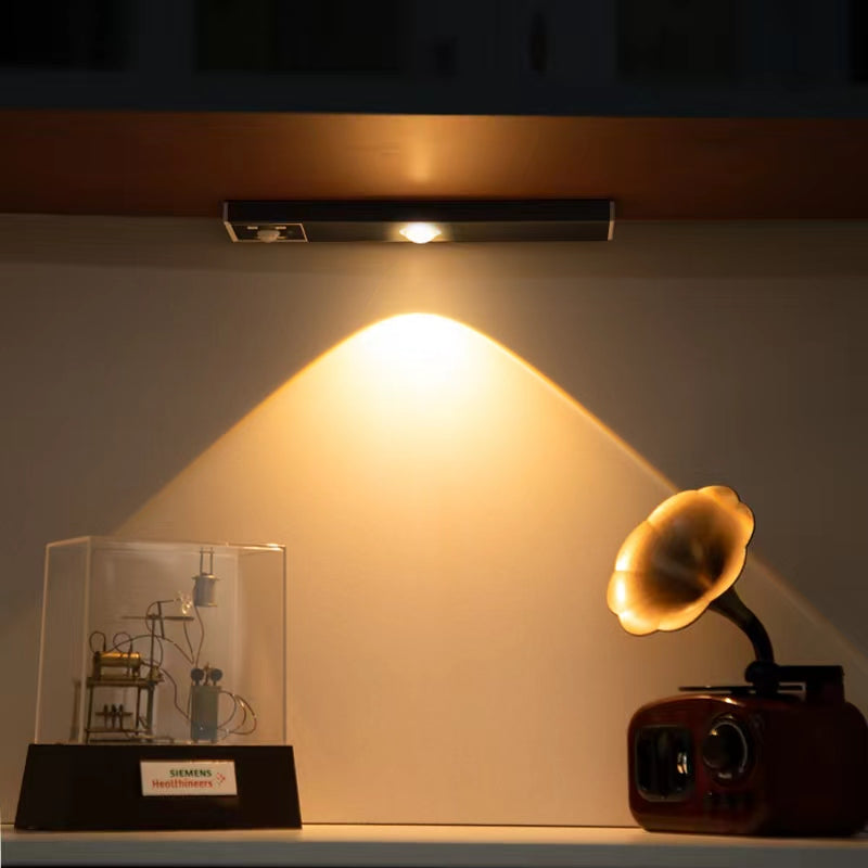 LumiShine Sensor Nachtlicht | Bewegungsmelder | Energiesparend | Kabelloses Design | 1+1 Aktion
