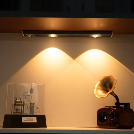 LumiShine Sensor Nachtlicht | Bewegungsmelder | Energiesparend | Kabelloses Design | 1+1 Aktion